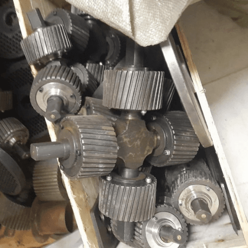 Pellet machine rollers